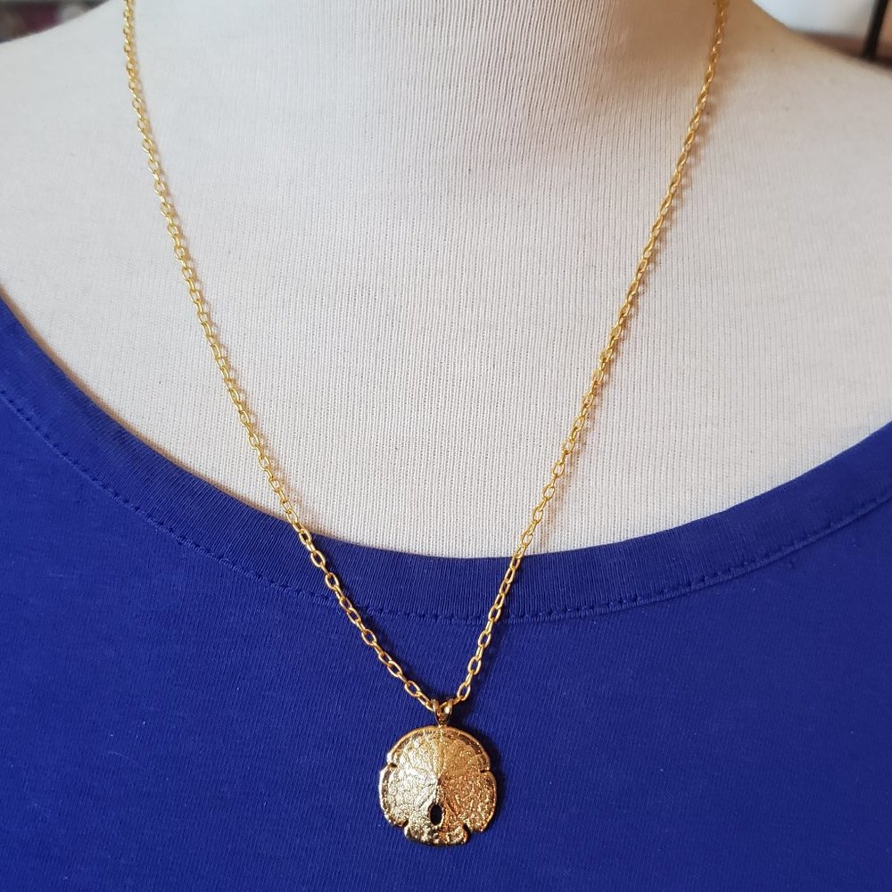 18" Gold Tone Sand Dollar Pendant Necklace Tony Alexander Jewelry Artisan Design